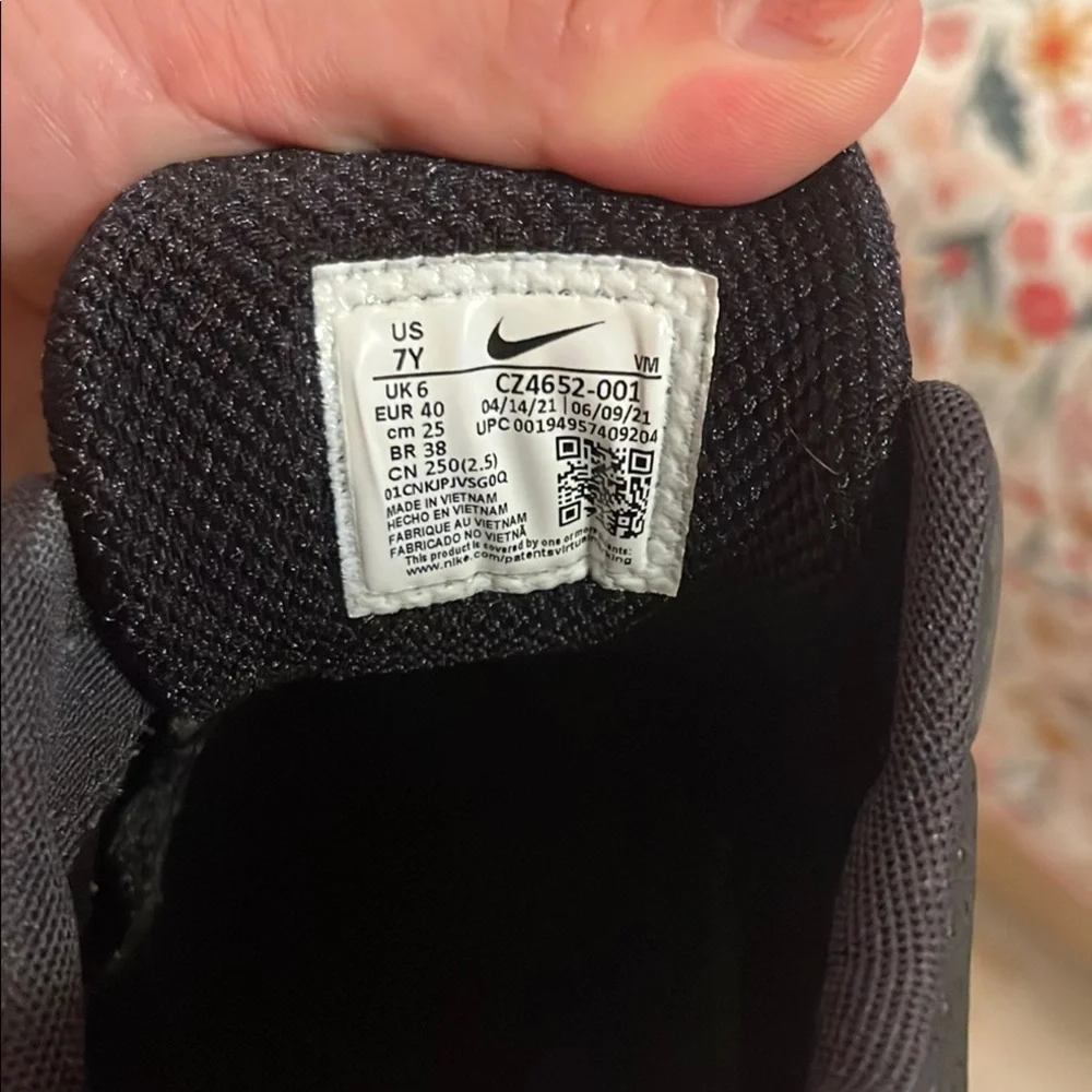 Nike air max genome Athletic Shoes with Streamlined Design.  lighty used. - Picture 7 of 8